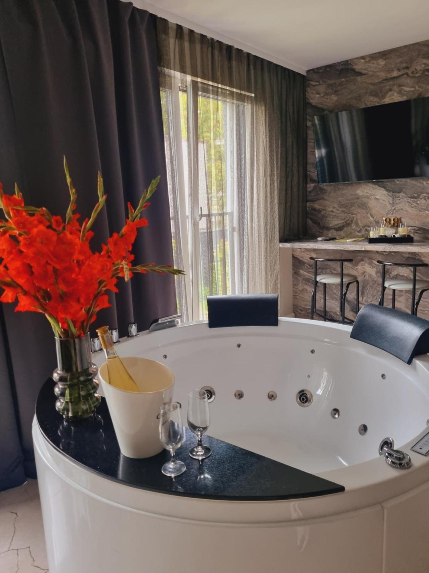 Apartament Jacuzzi Kraków Exteriör bild
